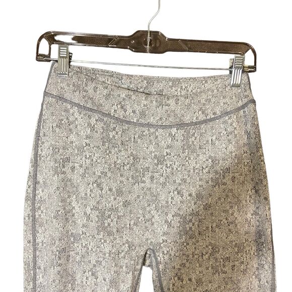 Gymshark Legging Women Sz Large Dry Moisture Management Athletic Gray Athleisure - Picture 8 of 10